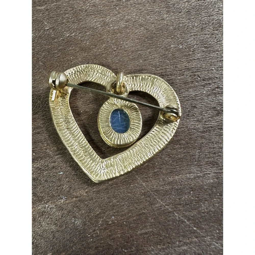 Vintage‎ Heart Pin Brooch 90s Genuine Carved Scarab Semi Precious Stone